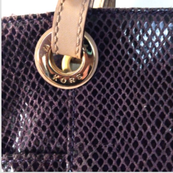 Michael Kors Jet Set Tote Purple Snake Embossed Shoulder Bag Very  Clean - Picture 4 of 12